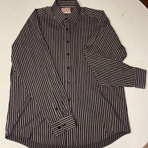 Thomas Pink men’s dress button down shirt.